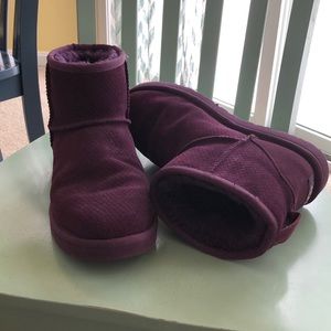 UGG Boots - Short, Size 8 Womens - Purple